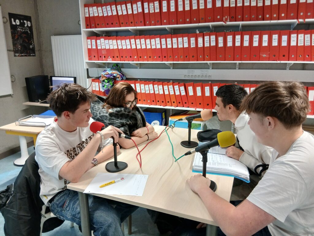 Écoutez la dernière émission de notre webradio : RADIOBOSS